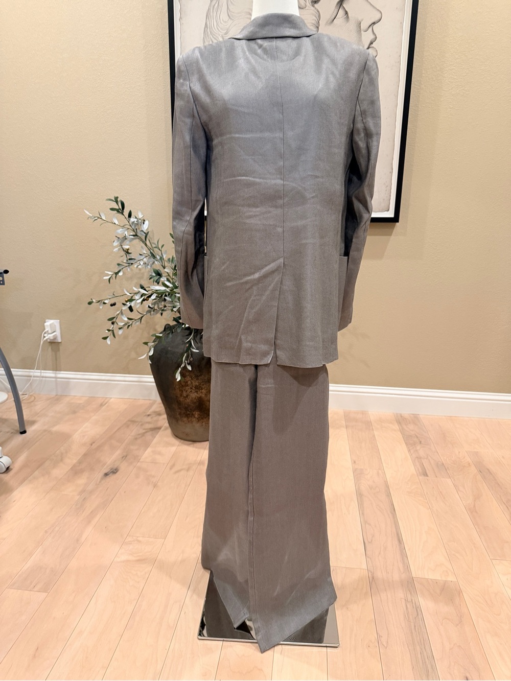 Escada Gray Tailored Blazer and Wide-Leg Trousers - Picture 2 of 4